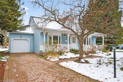 {{alt}} | Card Image