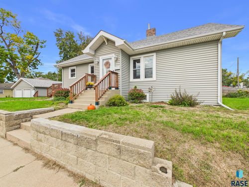 600 W 22nd St Street, Sioux Falls, SD, 57105 | Card Image