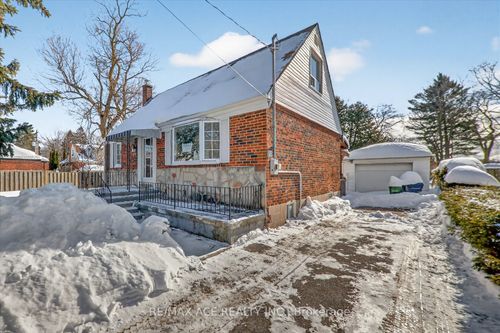 233 Oakridge Dr, Scarborough, ON, M1M2B5 | Card Image