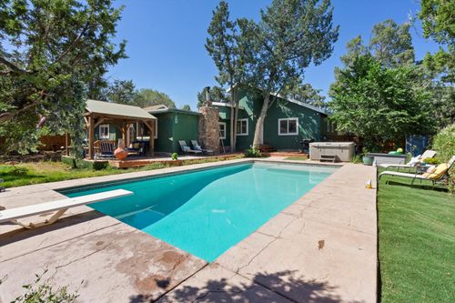 2 Sandia Park Ln, Sandia Park, NM, 87047-9314 | Card Image