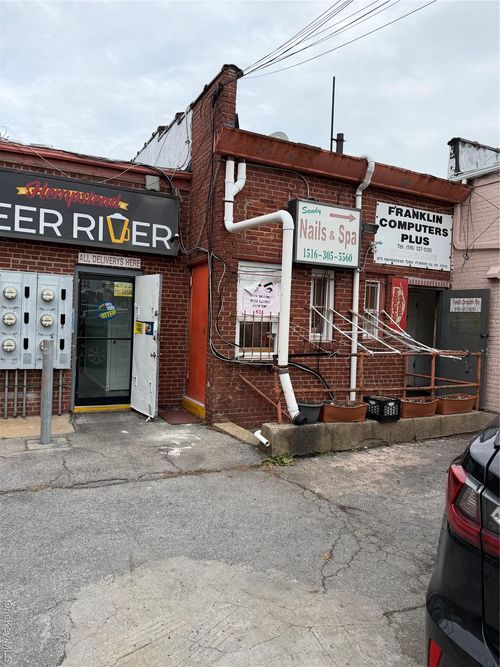 979 Hempstead Ave, South Hempstead, NY, 11550 | Card Image