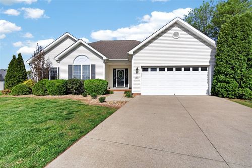 1052 Trillium Ln, Bowling Green, KY, 42104-5561 | Card Image
