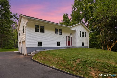 751 W Avon Rd, Avon, CT, 06001-2939 | Card Image