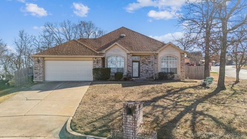 w-6607 Silver Oak Terrace, Tulsa, OK, 74107 | Card Image
