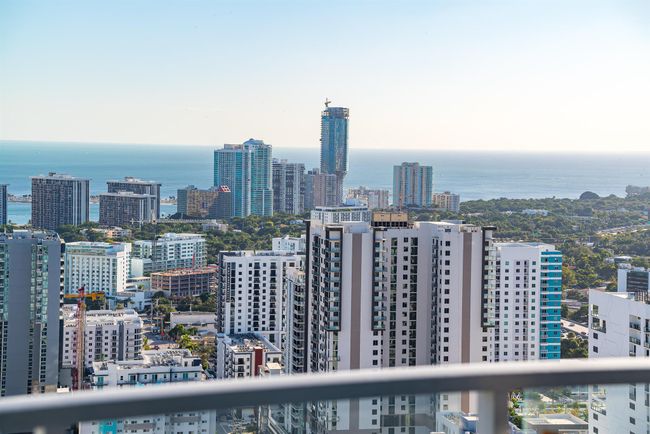 APT-4012 - 185 Sw 7 Th St, Condo with 2 bedrooms, 3 bathrooms and null parking in Miami FL | Image 17