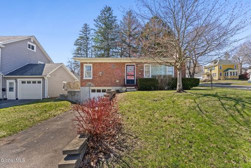 601 S Perry St, Johnstown, NY, 12095-2916 | Card Image