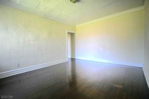 148 Chancellor Ave, Newark, NJ, 07112-1949 | Card Image