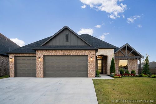 5704 E 126th St S, Bixby, OK, 74008-2959 | Card Image