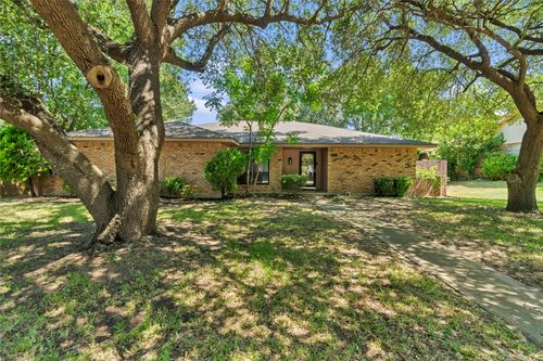 801 Waynelee Dr, Lancaster, TX, 75146-2237 | Card Image