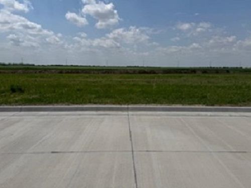 412 Morning Dew, Hesston, KS, 67062 | Card Image