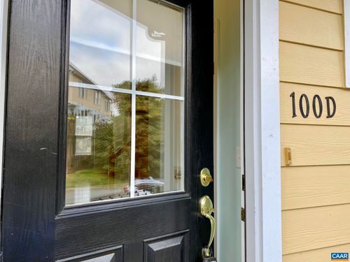 d-100 Melbourne Prk, CHARLOTTESVILLE, VA, 22901 | Card Image