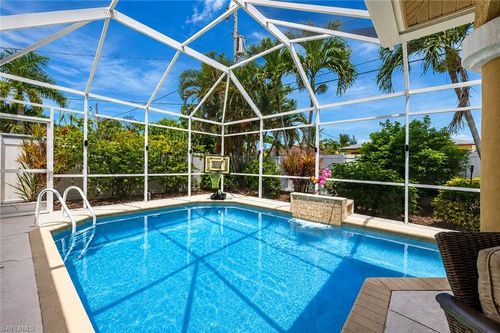 651 106th Ave, Naples, FL, 34108-1847 | Card Image