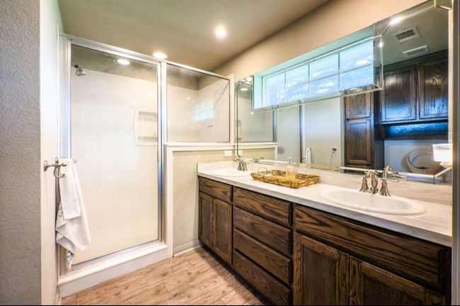 310 N Bermuda St, House other with 3 bedrooms, 2 bathrooms and null parking in Lacy Lakeview TX | Image 37