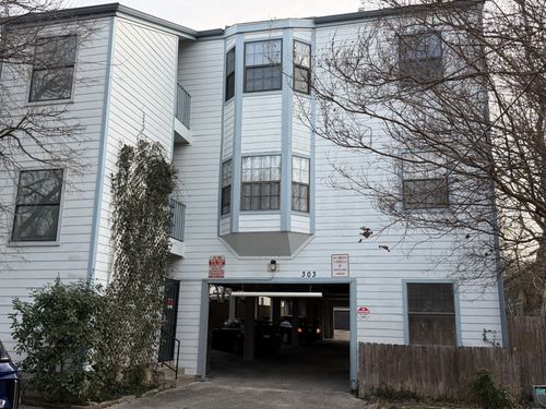 apt-202-303 W 35th St, Austin, TX, 78705-1440 | Card Image