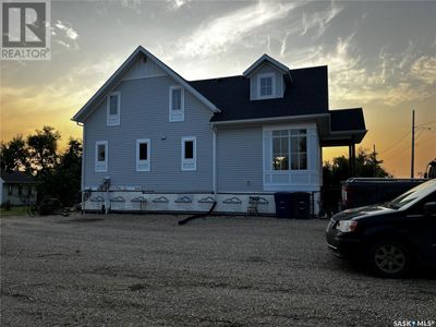 1306 Assiniboia Ave, House other with 6 bedrooms, 3 bathrooms and null parking in Grenfell SK | Image 3