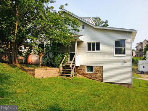 321 Hill St, BELLE VERNON, PA, 15012-1622 | Card Image