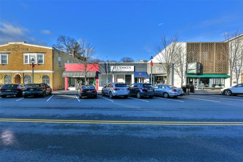 7 E Central Ave, Pearl River, NY, 10965-2305 | Card Image