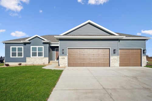 4609 Sonoma Dr, Cedar Falls, IA, 50613 | Card Image