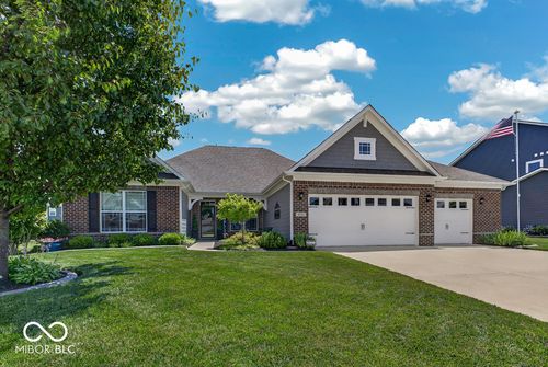 4201 Saddle Club Pkwy, Bargersville, IN, 46106-5512 | Card Image
