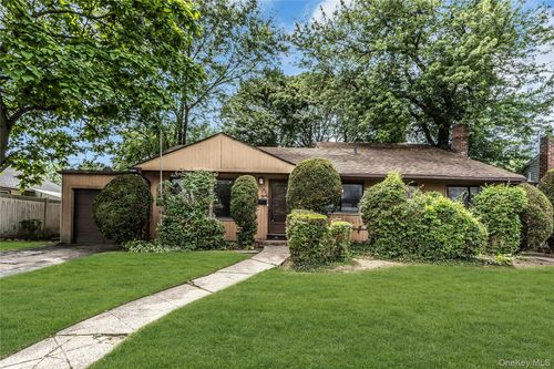 828 N Fletcher Avenue, Hempstead, NY, 11580 | Card Image