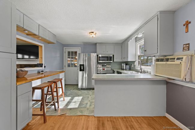 20 Sims Rd, House other with 3 bedrooms, 2 bathrooms and 4 parking in Bristol CT | Image 5