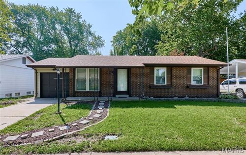 2942 Chance Dr, Florissant, MO, 63031-1434 | Card Image