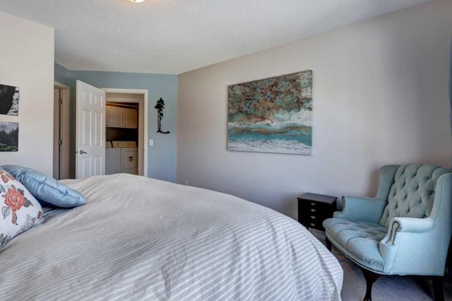 350 Bridlewood Court Sw, Home with 3 bedrooms, 3 bathrooms and 4 parking in Calgary AB | Image 20