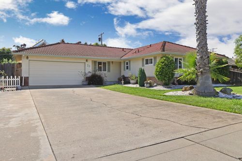 25 Wellington Way, Lodi, CA, 95242 | Card Image