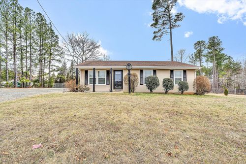 5050 Stewartsville Rd, Moneta, VA, 24121-5560 | Card Image