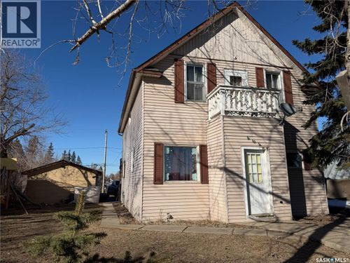 464 1st Ave E, Melville, SK, S0A2P0 | Card Image