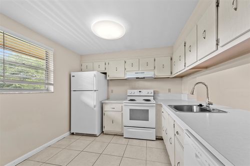 apt-217b-7173 Orange Dr, Davie, FL, 33314-3116 | Card Image