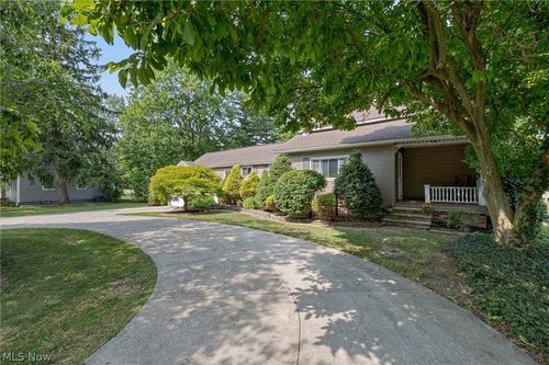 6190 Stearns Road, North Olmsted, OH, 44070 | Card Image