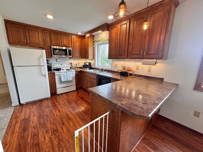 Beautifully updated kitchen | Image 5