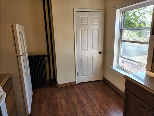136 S 10th Ave, Mount Vernon, NY, 10550-2988 | Card Image