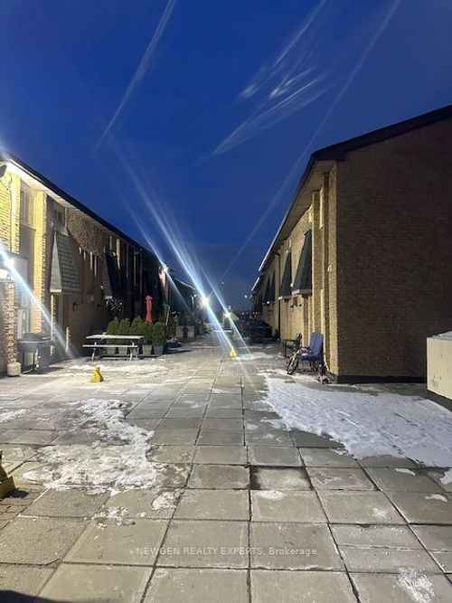 19-28 Rexdale Blvd, Etobicoke, ON, M9W5Z3 | Card Image