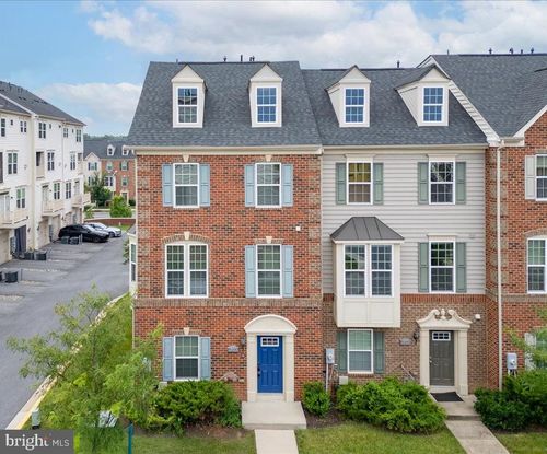 8200 N Channel Dr, GREENBELT, MD, 20770-4601 | Card Image