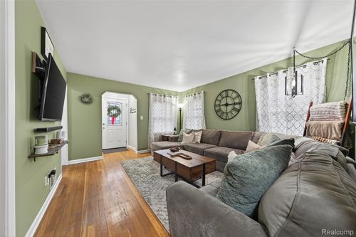 2756 Buckingham Ave, Berkley, MI, 48072-1359 | Card Image