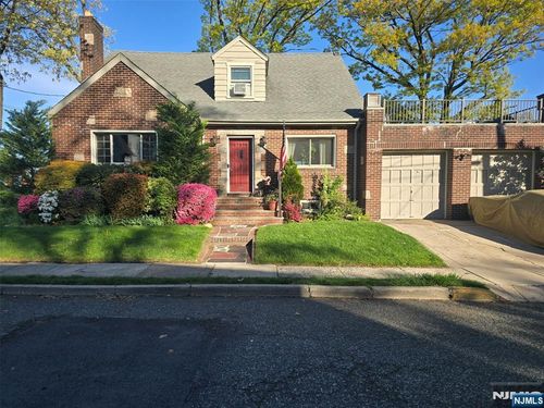 585 Monroe Pl, Ridgefield, NJ, 07657-2018 | Card Image