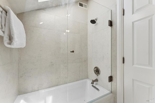 249 E Blithedale Avenue, Townhouse with 2 bedrooms, 3 bathrooms and 2 parking in Mill Valley CA | Image 25