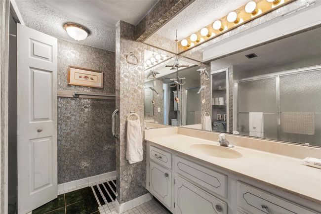 APT-403 - 851 Bayway Blvd, Condo with 2 bedrooms, 2 bathrooms and null parking in CLEARWATER BEACH FL | Image 52