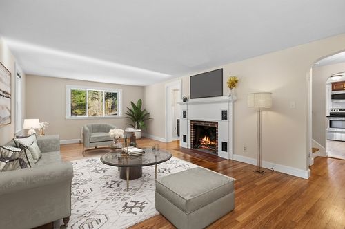 319 Taunton St, Wrentham, MA, 02093-1377 | Card Image