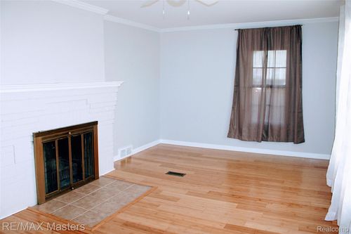 1057 La Salle Ave, Waterford, MI, 48328-3747 | Card Image