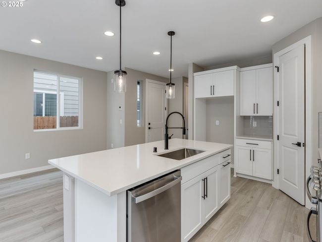 724 Nw 178 Th Way, House attached with 3 bedrooms, 3 bathrooms and 2 parking in Ridgefield WA | Image 5