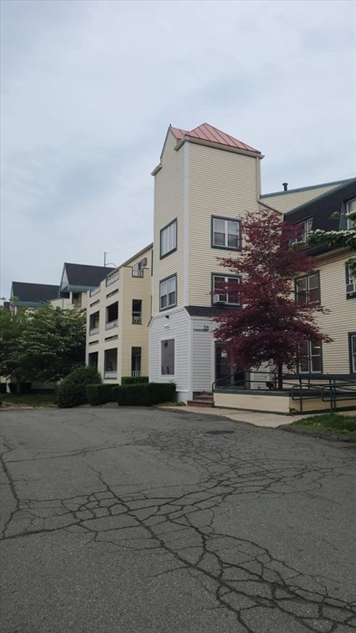 apt-303-38 Carter St, Everett, MA, 02149-2525 | Card Image