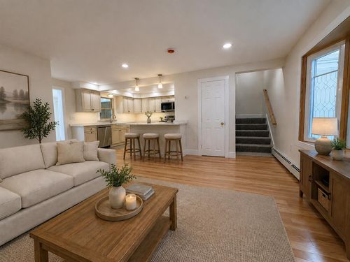 a-6 Griffin Ave, Londonderry, NH, 03053-3965 | Card Image