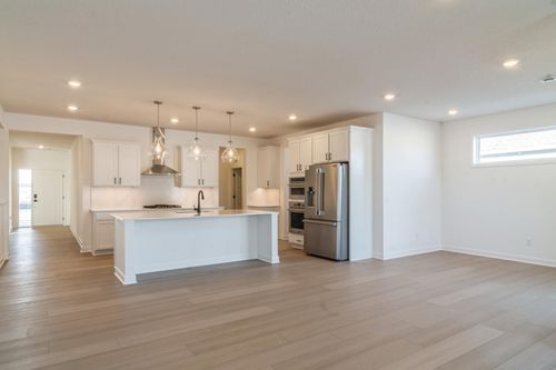 10925 Glacier Ln N, Maple Grove, MN, 55369-7557 | Card Image