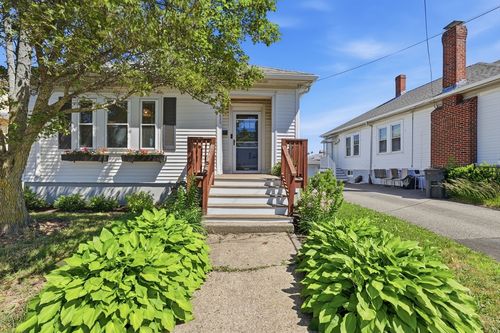 330 Sea St, Quincy, MA, 02169-2532 | Card Image