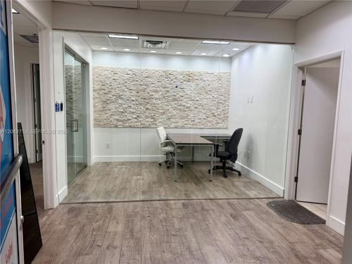 205-7500 Nw 25th St, Miami, FL, 33122-1721 | Card Image