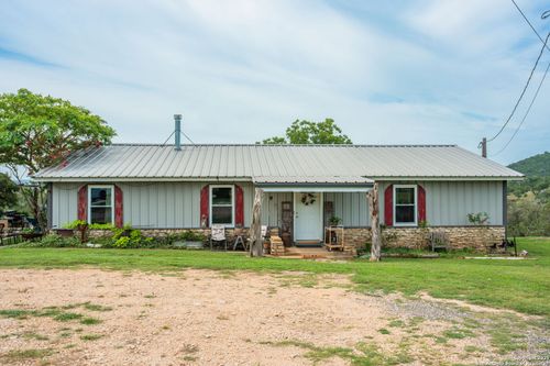943 Stoneleigh Rd, Center Point, TX, 78010-5486 | Card Image