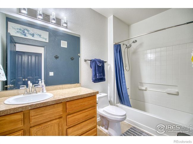 main bathroom | Image 17